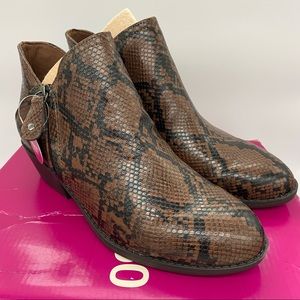 Women's SO Angelfish Ankle Boots Brown Snake - 8.5